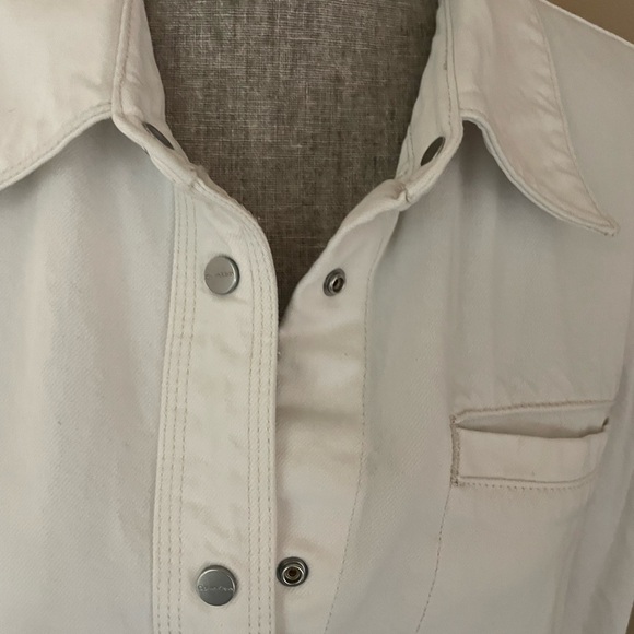 Calvin Klein White Denim Jacket, shirt tail hem, snaps. - Picture 2 of 4